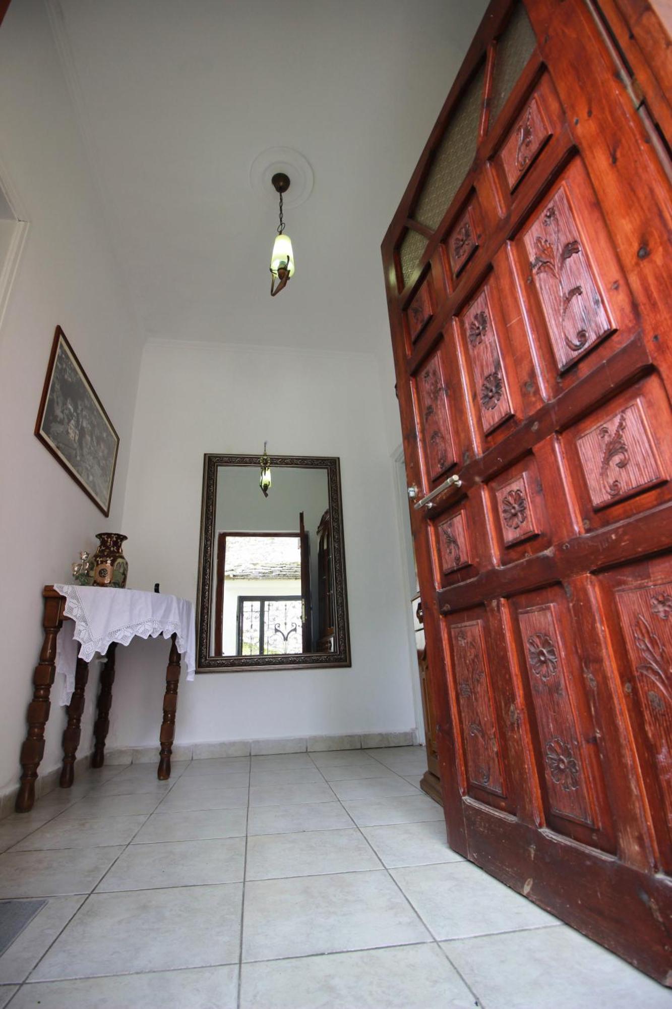 Emblematic House Apartment 2 Гірокастра Екстер'єр фото
